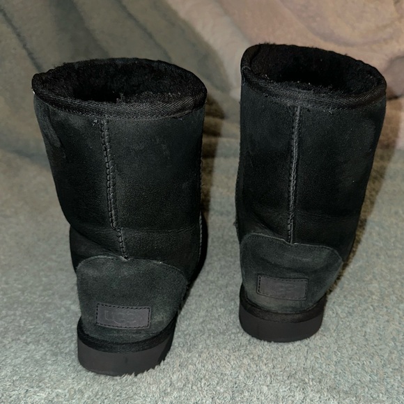 Classic Short Ugg Boots - Picture 4 of 8